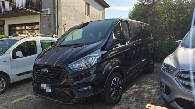 Ford Tourneo Custom 320 2.0 EcoBlue 170CV aut. PC Titanium usato a CASTIGLIONE OLONA