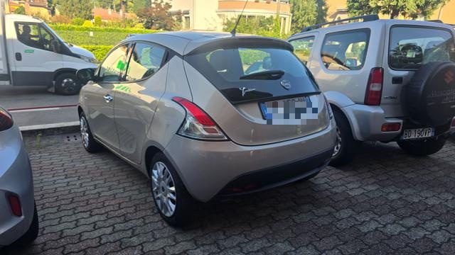 Lancia Ypsilon 1.2 69 CV 5 porte Silver - foto 4 di 11