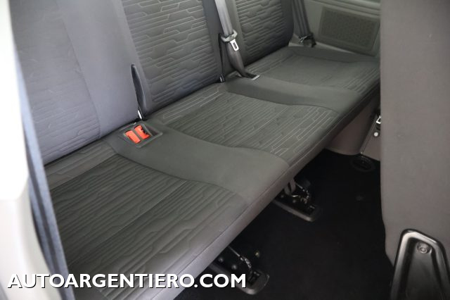 Volkswagen T6 Caravelle 2.0 TDI 150CV DSG PC Comfortline 9 POSTI CLIMA 4, del 2023, 67.444 km, in vendita a Ceglie Messapica (BR)