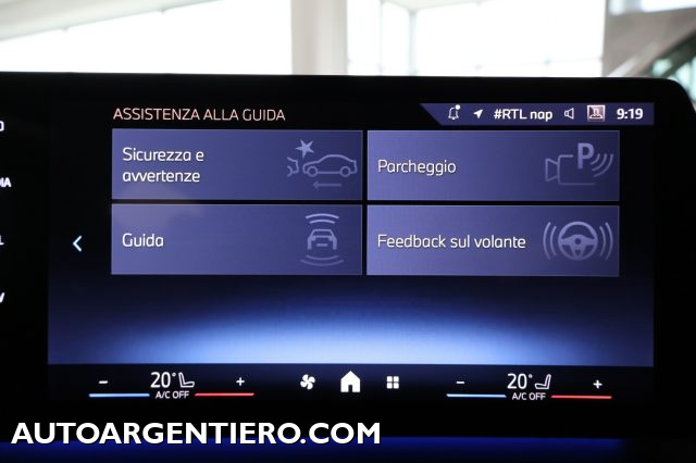 BMW 118 d MSport Pro Cerchi 19 telecamera 360� head-up usato a CEGLIE MESSAPICA