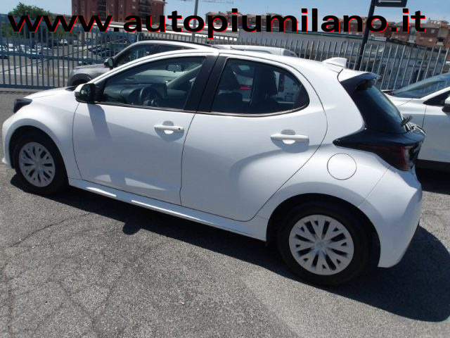 Toyota Yaris 1.5 Hybrid 5 porte Business - foto 2 di 4