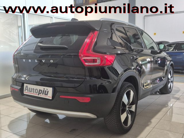 Volvo XC40 T3 Momentum Core - foto 2 di 4
