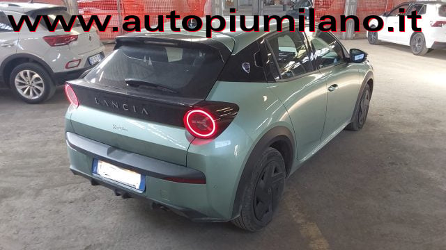 Lancia Ypsilon Hybrid e-DCT - foto 4 di 9