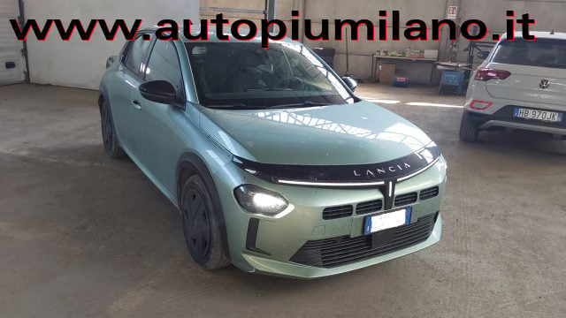 Lancia Ypsilon Hybrid e-DCT - foto 3 di 9