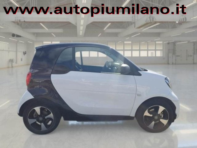 smart forTwo EQ Passion - foto 3 di 4
