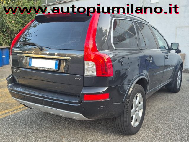 Volvo XC90 D5 AWD Geartronic Momentum - foto 2 di 4