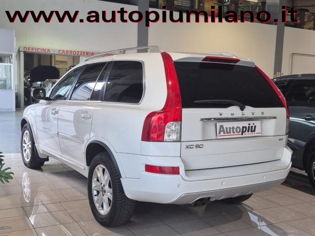 Volvo XC90 D5 AWD Geartronic Momentum - foto 2 di 4