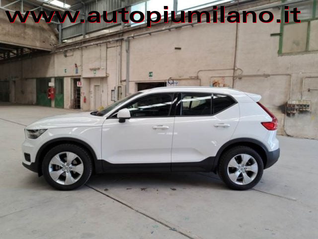Volvo XC40 T3 Geartronic Momentum Pro - foto 4 di 4
