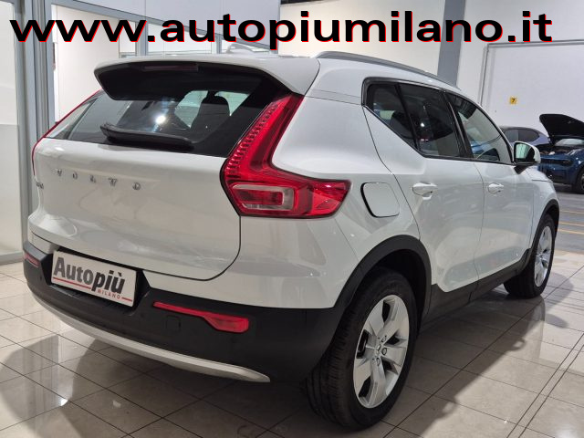 Volvo XC40 T3 Geartronic Momentum Pro - foto 2 di 4