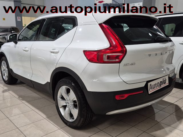 Volvo XC40 T3 Geartronic Momentum Pro - foto 4 di 4