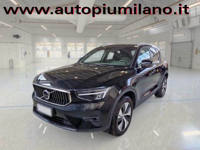 Volvo XC40 B3 automatico Core, del 2022, 71.051 km, in vendita a Milano (MI)