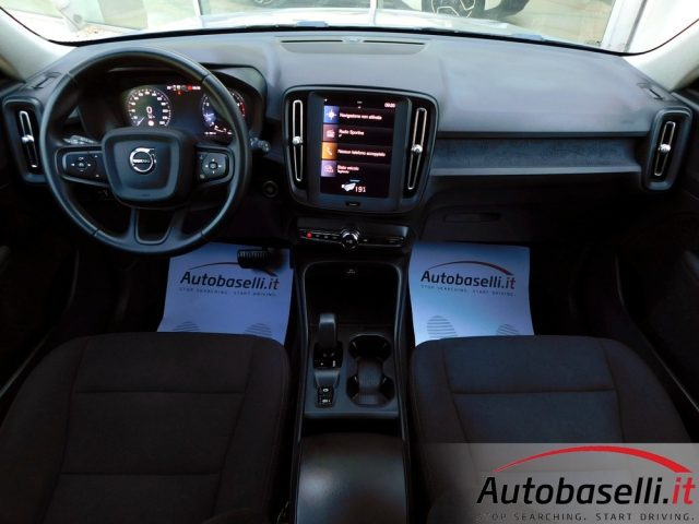 Volvo XC40 T2 Essential - foto 2 di 4