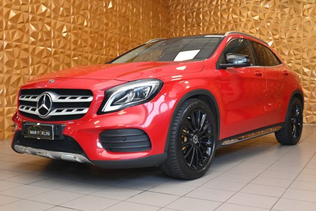 Mercedes-Benz GLA 200 PREMIUM AMG AUTO TETTO CAM PELLE LED 19"STRAFULL!! usato a BRESCIA