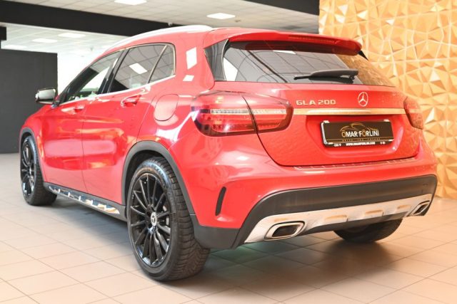 Mercedes-Benz GLA 200 PREMIUM AMG AUTO TETTO CAM PELLE LED 19"STRAFULL!! - foto 4 di 4
