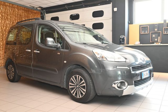 Peugeot Partner TEPEE 1.6 HDI 92CV STYLE TETTO ISOFIX 5POSTI NUOVO - foto 2 di 4