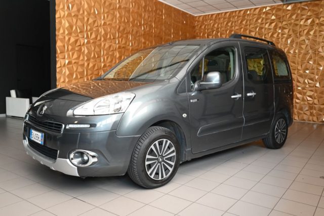 Peugeot Partner TEPEE 1.6 HDI 92CV STYLE TETTO ISOFIX 5POSTI NUOVO usato a BRESCIA