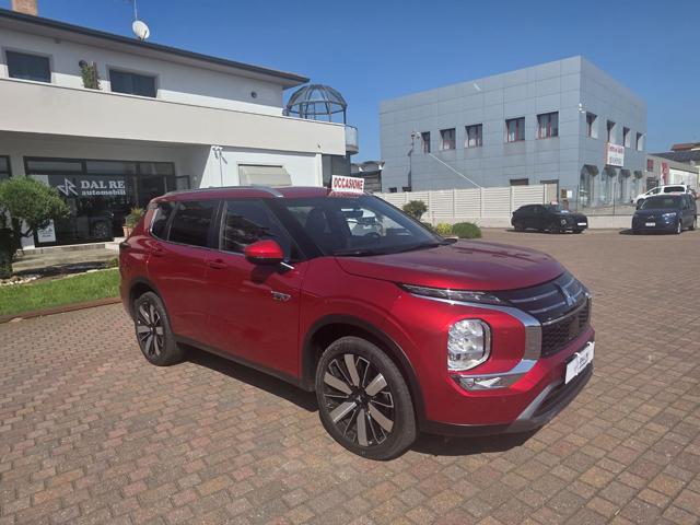 Mitsubishi Outlander PHEV 2.4L INTENSE 4WD - foto 3 di 19
