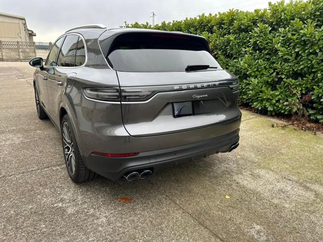 Porsche Cayenne 3.0 V6 E-Hybrid Platinum Edition - foto 2 di 4
