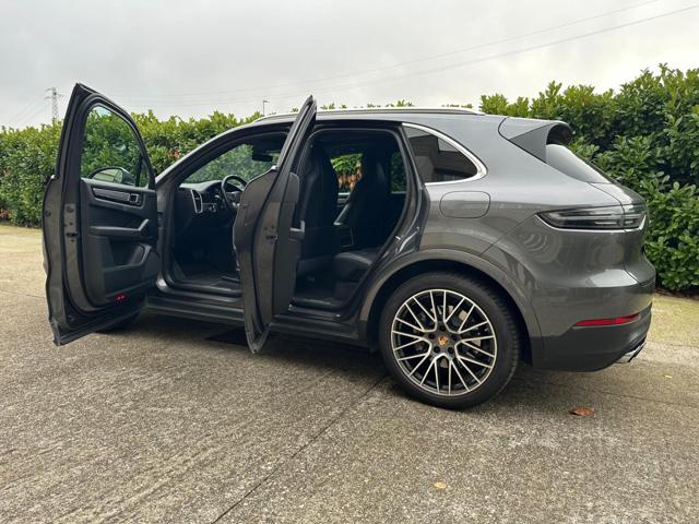 Porsche Cayenne 3.0 V6 E-Hybrid Platinum Edition - foto 3 di 4
