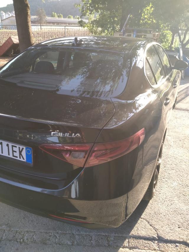 Alfa Romeo Giulia 2.2 Turbodiesel 150 CV Business - foto 2 di 4