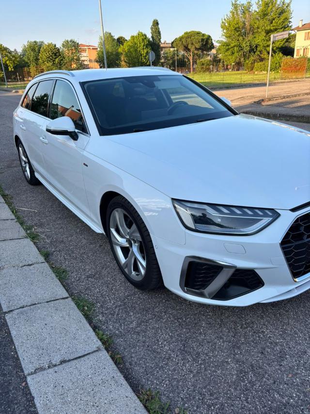 Audi A4 Avant 40 TDI quattro S tronic S line edition - foto 2 di 4