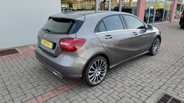 Mercedes-Benz A 180 d Sport - foto 4 di 4