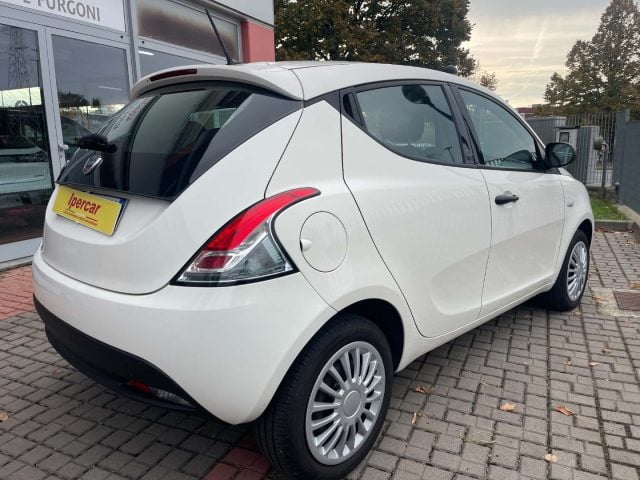 Lancia Ypsilon 1.0 Hybrid Ecochic Silver BELLISSIMA!!!! - foto 3 di 4