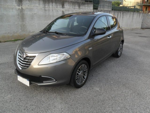 Lancia Ypsilon 1.3 MJT 16V 95 CV 5 porte S&S Platinum - foto 2 di 4