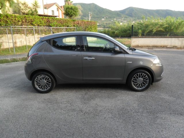 Lancia Ypsilon 1.3 MJT 16V 95 CV 5 porte S&S Platinum - foto 4 di 4