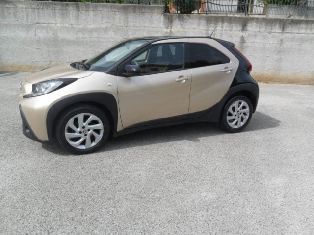 Toyota Aygo X 1.0 VVT-i 72 CV 5 porte Limited - foto 3 di 4