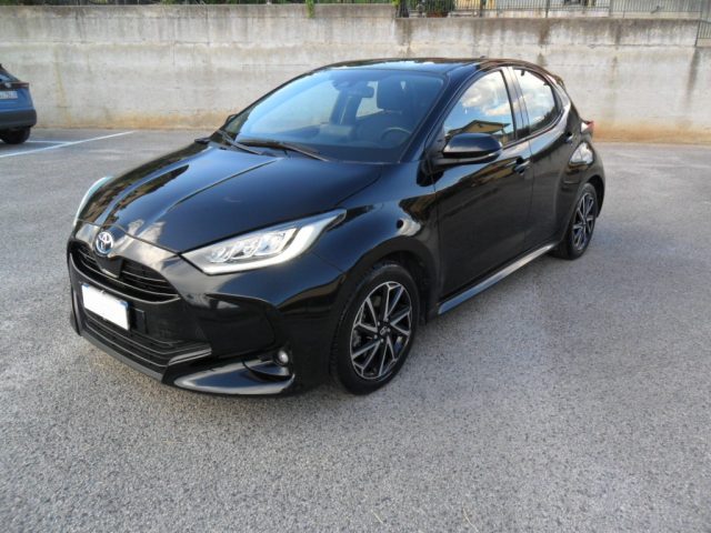 Toyota Yaris 1.5 Hybrid 5 porte Lounge - foto 2 di 4