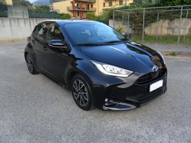 Toyota Yaris 1.5 Hybrid 5 porte Lounge, del 2022, 90.000 km, in vendita a Giffoni Valle Piana (SA)