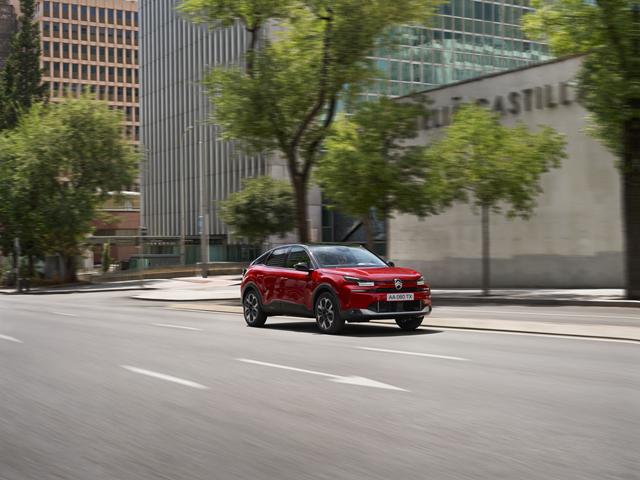 Citroen C4 Hybrid 145 e-DCS6 Plus nuovo a BARLETTA