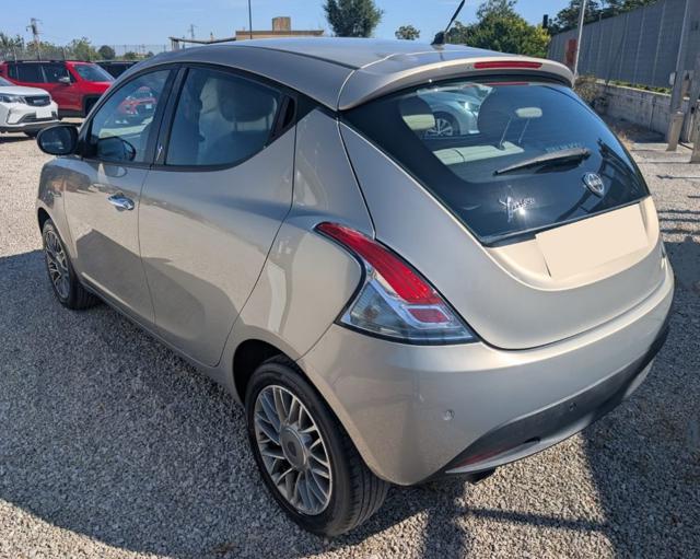 Lancia Ypsilon 1.2 69 CV 5 porte S&S Platinum - foto 4 di 4