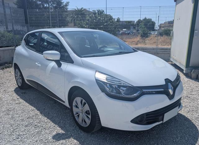 Renault Clio 1.2 75CV 5 porte Zen TAGLIANDATA - foto 2 di 4