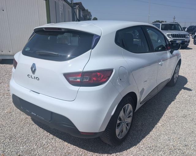 Renault Clio 1.2 75CV 5 porte Zen TAGLIANDATA - foto 3 di 4