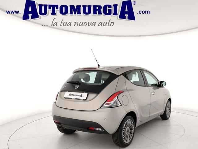 Lancia Ypsilon 1.2 69 CV 5 porte S&S Platinum - foto 3 di 4
