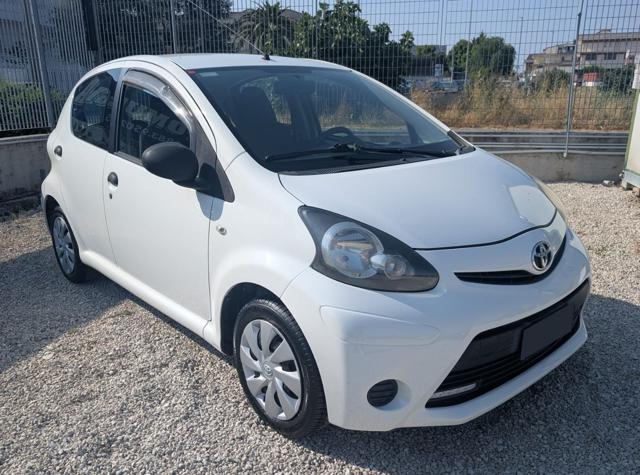 Toyota Aygo 1.0 12V VVT-i 5 porte Active Connect - TAGLIANDATA - foto 2 di 4