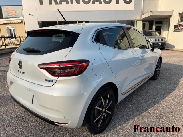 Renault Clio Full Hybrid E-Tech 140 CV 5 porte R.S. Line - foto 3 di 4
