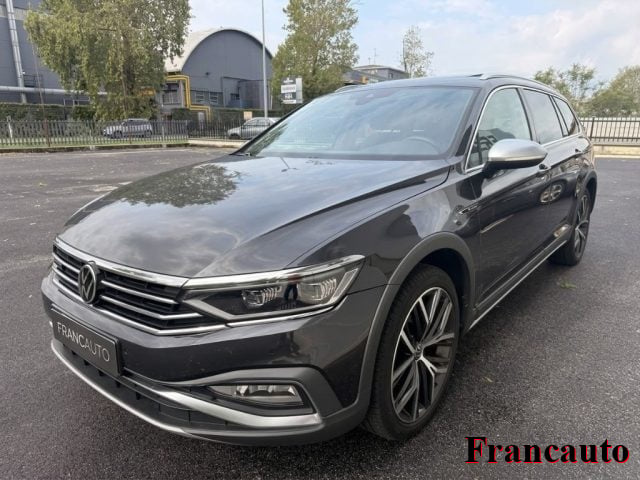 Volkswagen Passat Alltrack 2.0 TDI 200 CV 4MOTION DSG, del 2022, 149.000 km, in vendita a Calcinato (BS)