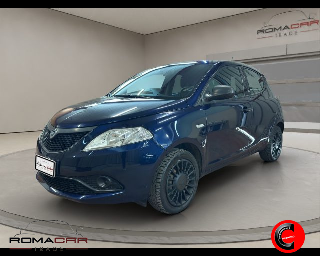 Lancia Ypsilon 1.0 FireFly 5 porte S&S Hybrid Ecochic Silver - foto 2 di 4