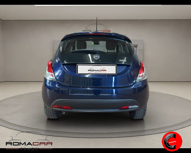 Lancia Ypsilon 1.0 FireFly 5 porte S&S Hybrid Ecochic Silver - foto 4 di 4