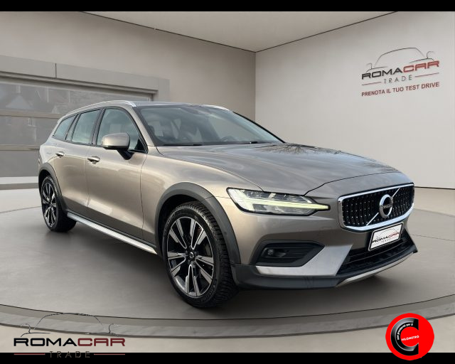 Volvo V60 Cross Country D4 AWD Geartronic Business Plus - foto 3 di 4