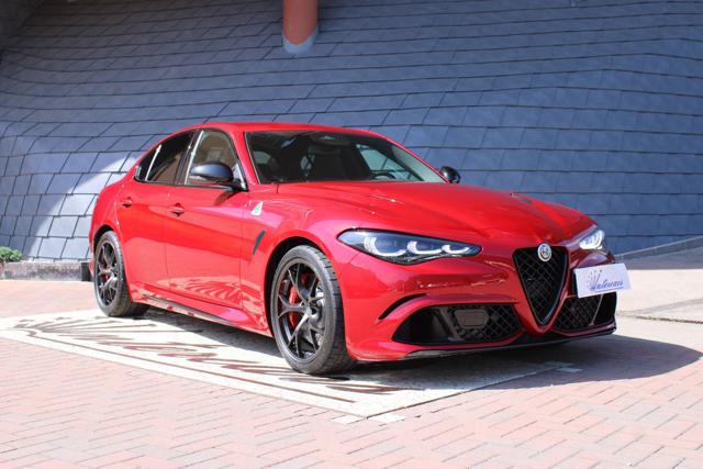 Alfa Romeo Giulia 2.9 V6 Quadrifoglio SPARCO-AKRAPOVIC - foto 3 di 4