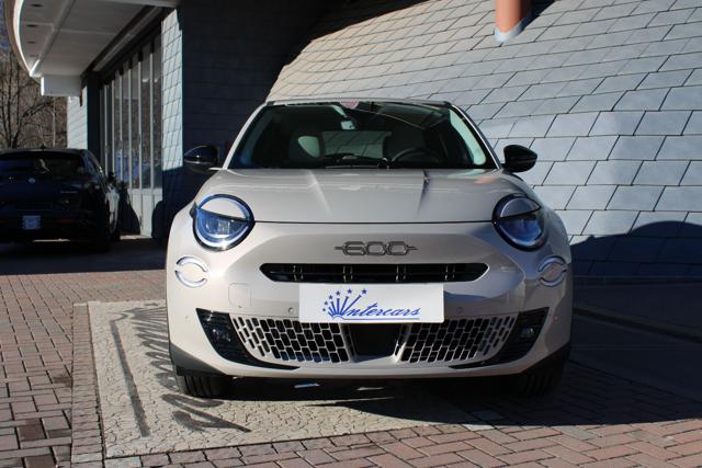 Fiat 600 Hybrid 110 CV DCT MHEV La Prima II - foto 3 di 4