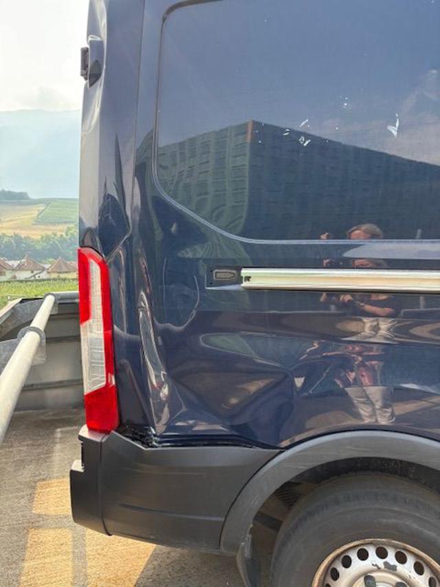 Ford Transit 350 2.0TDCi EcoBlue 130CV L3H2-INCIDENTATO, del 2019, 130.000 km, in vendita a Denno (TN)