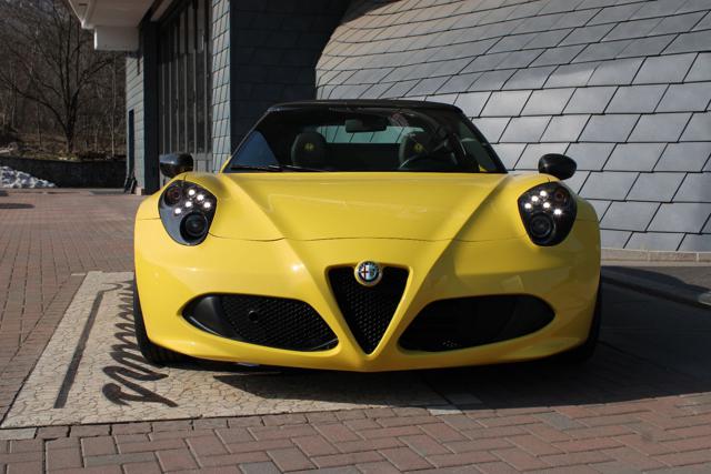 Alfa Romeo 4C 1750 TBi Spider "GIALLO PROTOTIPO" - foto 3 di 4