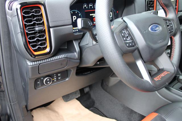 Ford Ranger Raptor 3.0 Ecoboost V6 4WD DC 5 posti GANCIO-ROLLO, del 2025, in vendita a Denno (TN)