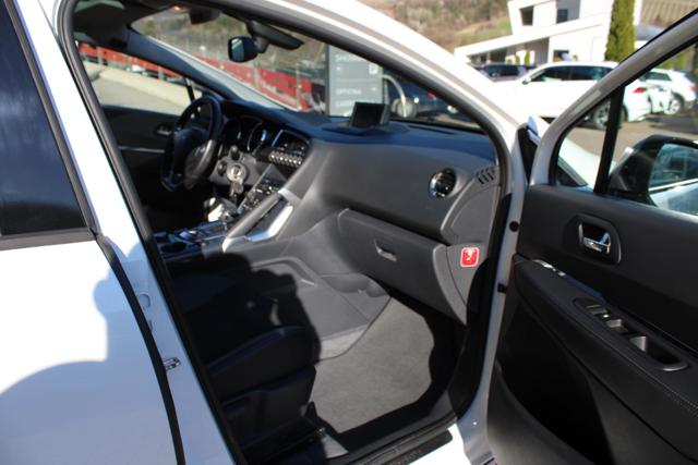 Peugeot 3008 HYbrid4 4x4-GANCIO-TETTO, del 2016, 96.000 km, in vendita a Denno (TN)