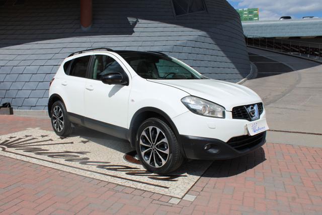 Nissan Qashqai 1.6 dCi 4WD TEKNA - foto 2 di 4
